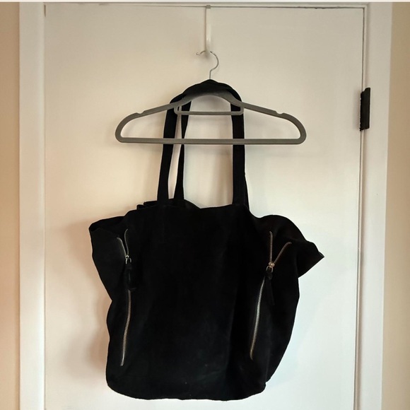 Stylish Black Suede Tote Bag with Eyelet Design - Picture 3 of 7